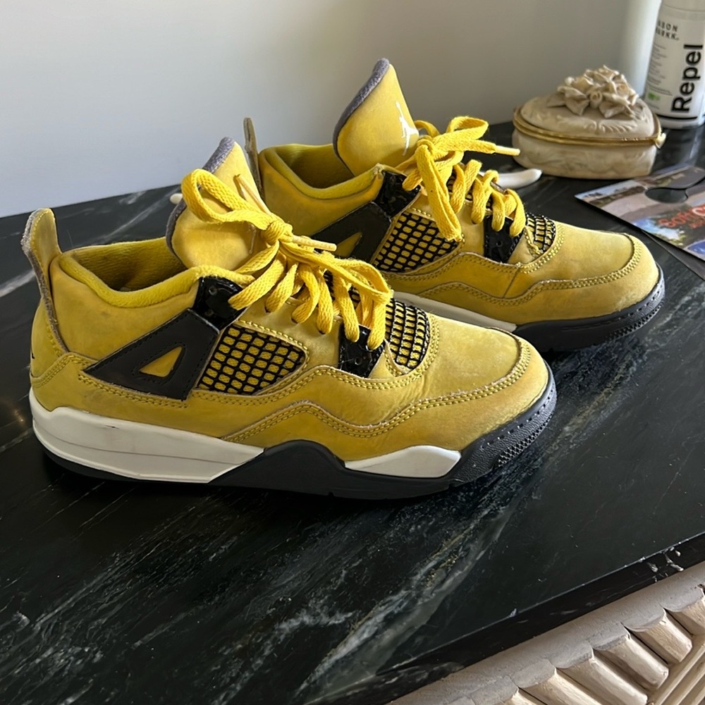 Jordan 4 Retro Lightning PS - Yellow and Black Sneakers